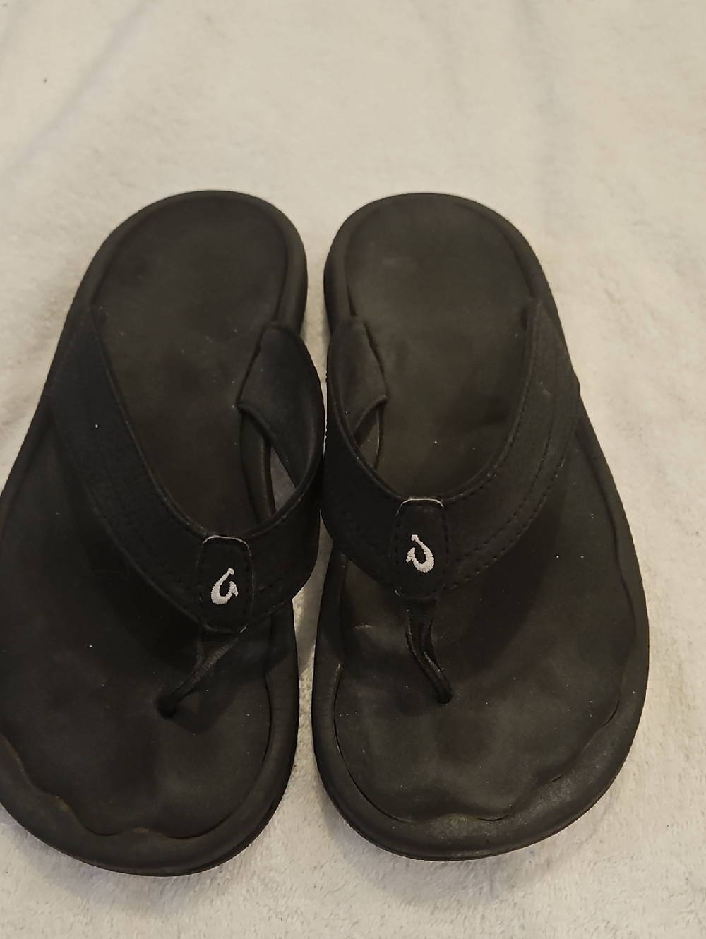 OluKai Black Women's Thong Sandals